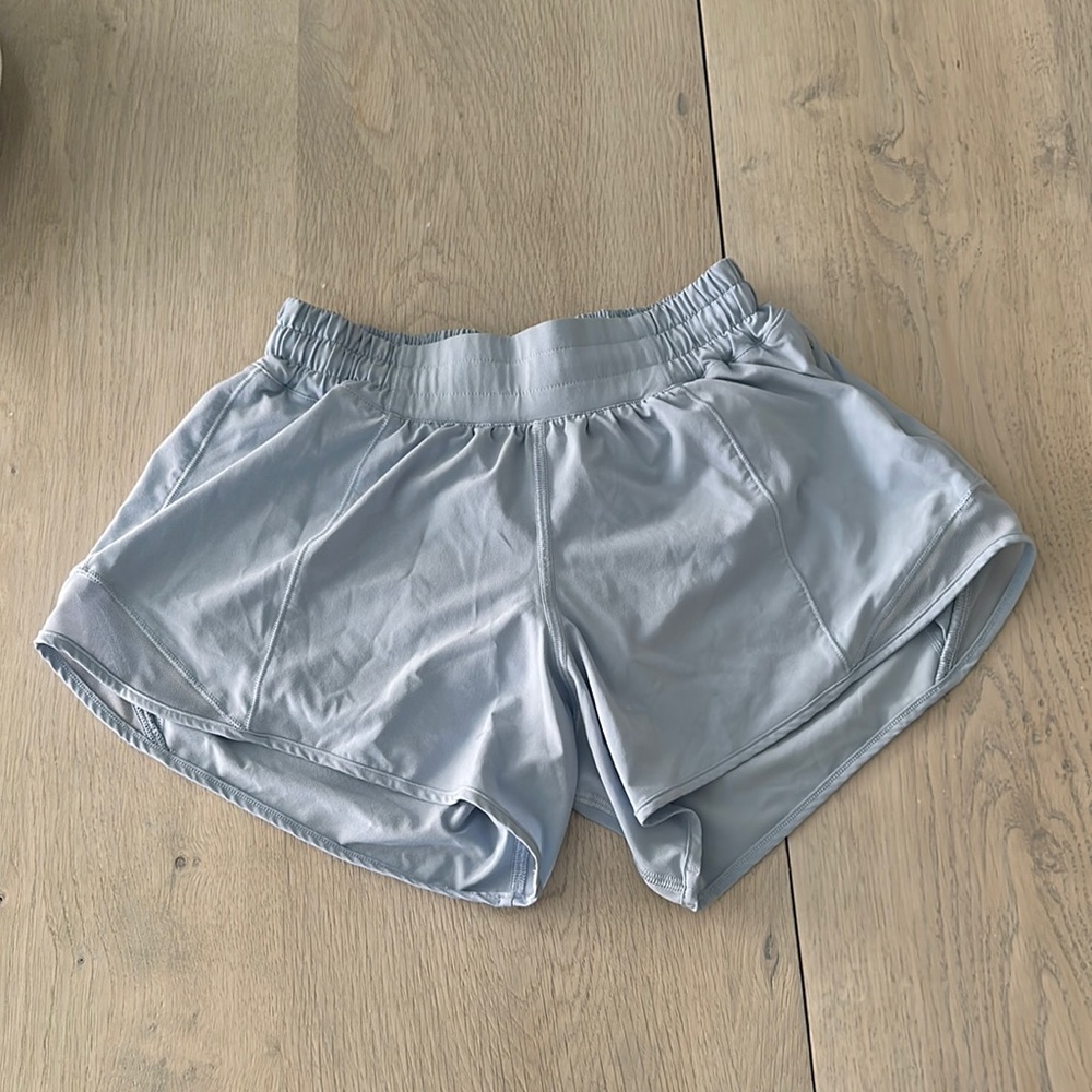 Lululemon hottie hot shorts 4 inch size 4